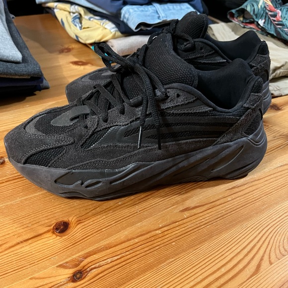 Adidas Yeezy boost 700 - Picture 4 of 7